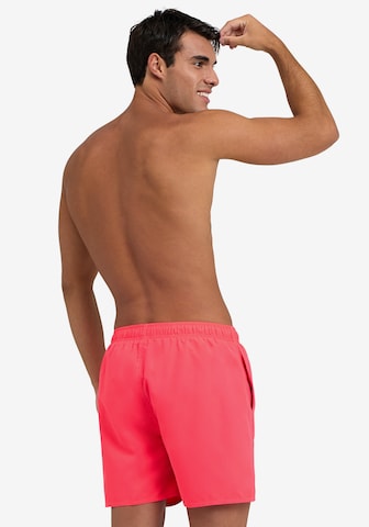 ARENA Sportbadehose in Pink