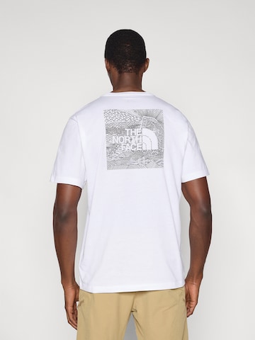 Tricou de la THE NORTH FACE pe alb: față