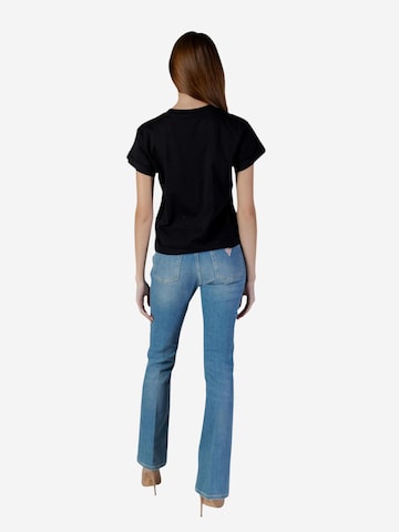 Maglietta 'SS CN LA STARS TEE W6RI30 I3Z14' di GUESS in nero