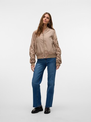 VERO MODA Tussenjas 'SNKatarina' in Bruin