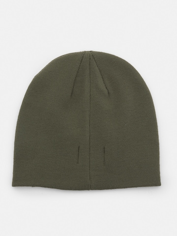 Căciulă 'STWD' de la Pull&Bear pe verde