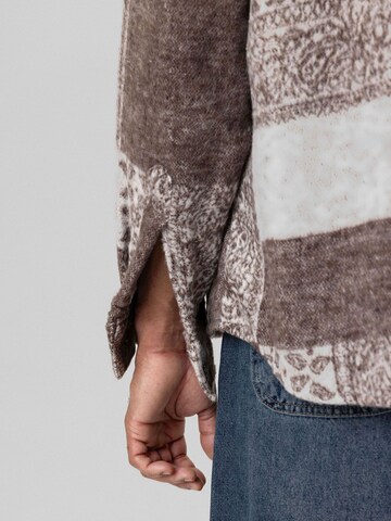 Dandalo Comfort Fit Πουκάμισο 'Leocadio' σε καφέ