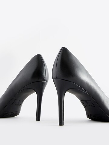 Next Pumps in Black