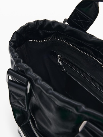 Desigual Reppu värissä musta