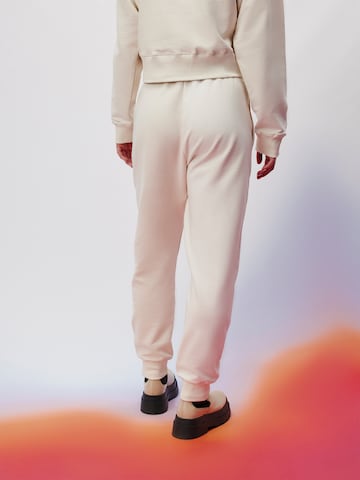 FCBM Tapered Trousers 'Emma' in Beige