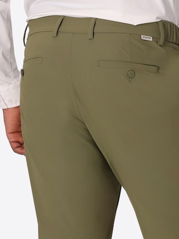 Regular Pantalon fonctionnel 'T. ACTIVE. ' Distretto12 en vert