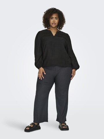 ONLY Carmakoma - Blusa en negro