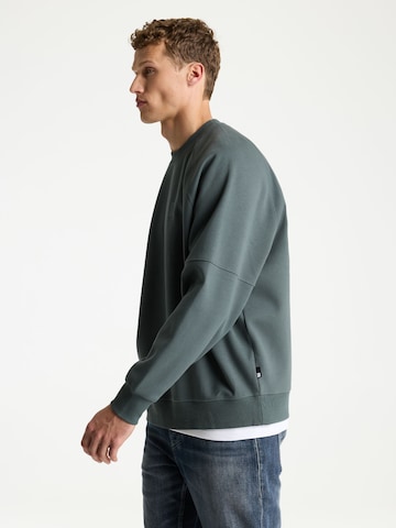 CHASIN' Sweatshirt in Green