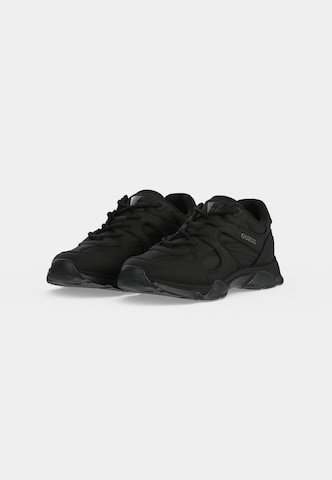 Sneaker low 'CARACOL' de la GUESS pe negru