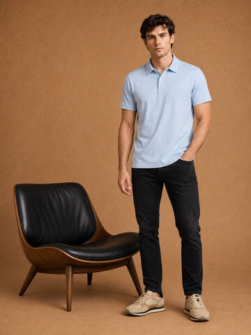KING Essentials Shirt 'The James' in Blauw