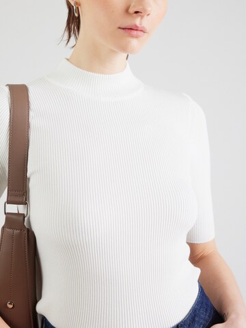 NÜMPH Sweater in White