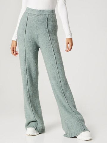 florence by mills exclusive for ABOUT YOU Flared Broek 'Robin' in Groen: voorkant