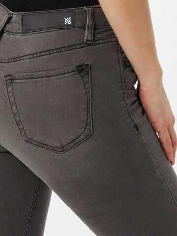 Yellow Blue Denim Skinny Jeans 'New Soph' in Grey