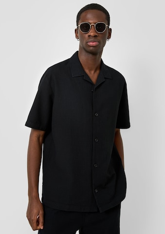 Coupe regular Chemise QS en noir : devant
