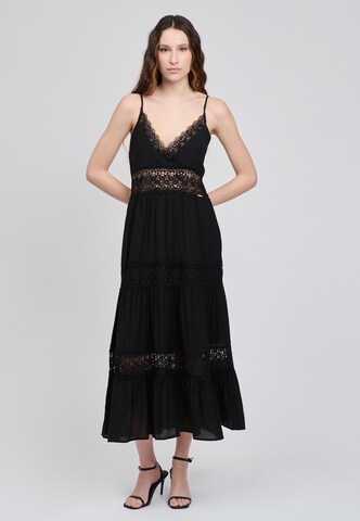 Influencer Рокля в черно