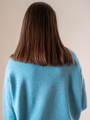 WEARABLE STORIES Pullover 'Riske' in Blau