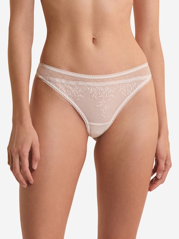 ETAM Thong 'Amazone' in Beige: front