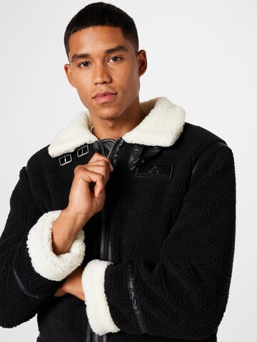 ALPHA INDUSTRIES Jacke in Schwarz