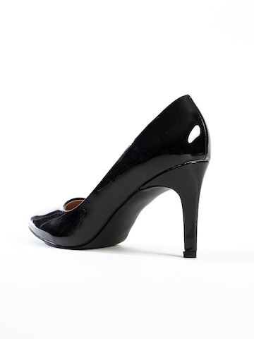 Pumps 'Cody' de la Celena pe negru