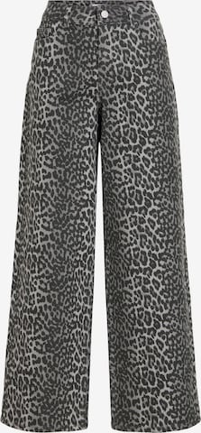 Jean 'VIChia' VILA en gris : devant