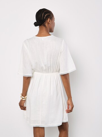 Apricot Daisy Lace Front Mini Dress ' ' in Weiß