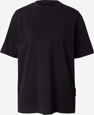 On T-shirt 'Studio' en noir, Vue avec produit