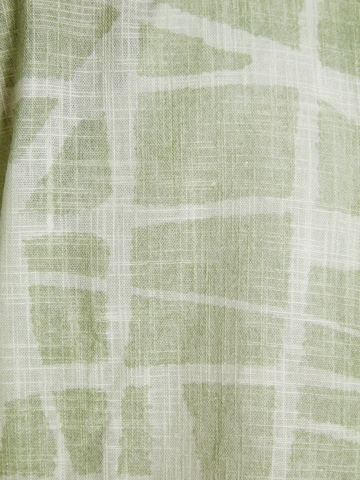 Bershka Comfort fit Button Up Shirt in Green