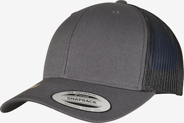 Casquette Flexfit en gris : devant