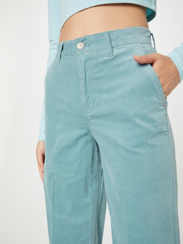 LMTD Lużny krój Spodnie w kant w kolorze niebieski