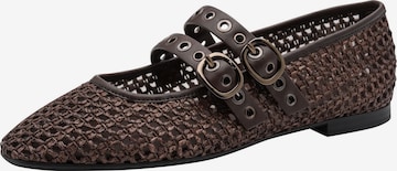 Ballerines à lanières Tamaris en marron : devant