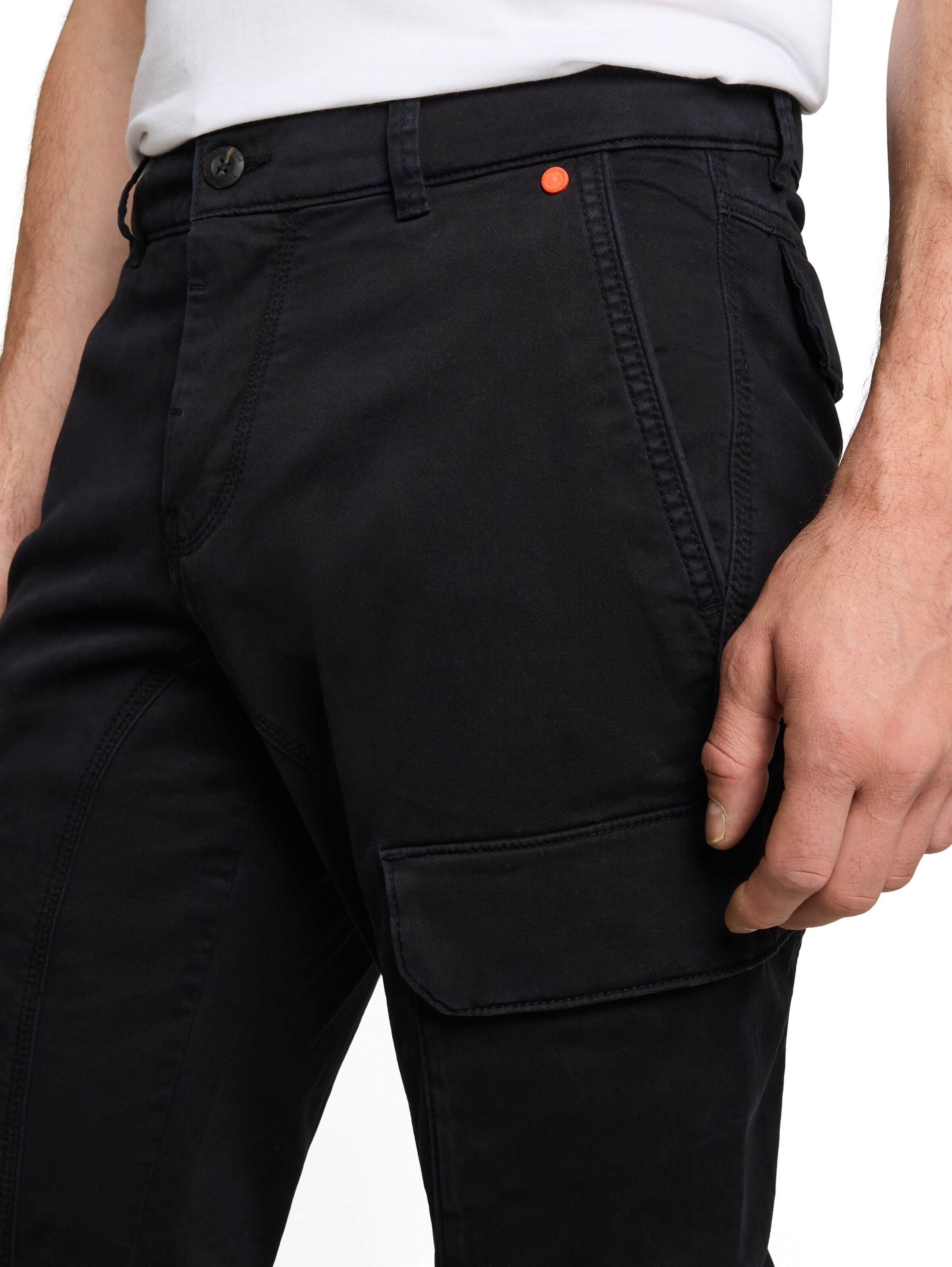 Tapered Pantaloni cu buzunare 'Tyler' de la TOM TAILOR pe negru
