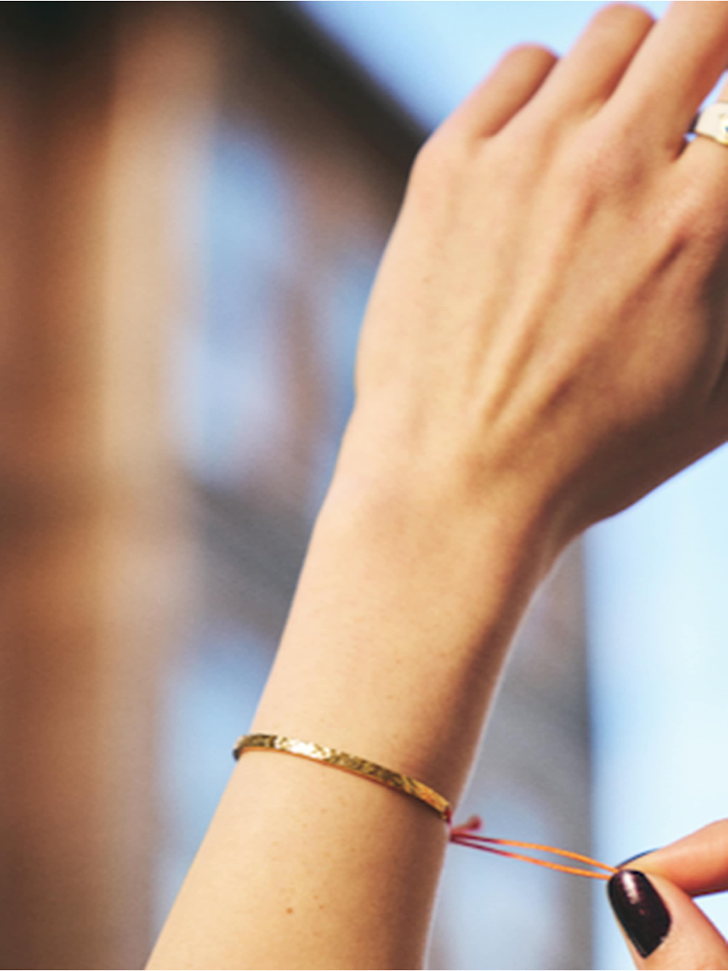 Les Reines Armband 'Reddish Elegance' in Goud