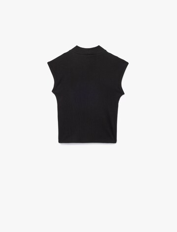 Koton T-Shirt in Schwarz