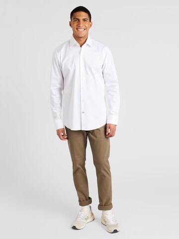 Coupe regular Chemise 'Joe' BOSS en blanc