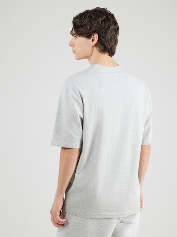 T-Shirt Jordan en gris