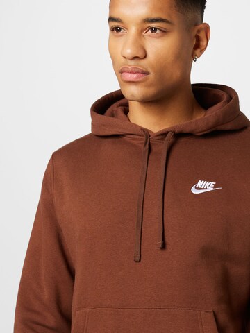 Nike Sportswear Regularny krój Bluzka sportowa 'Club Fleece' w kolorze brązowy