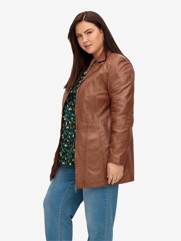 SHEEGO Between-Season Jacket in Brown: front