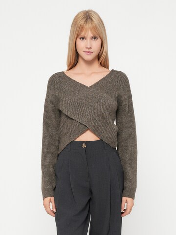 PIECES - Jersey 'PCSILLY' en marrón: frente