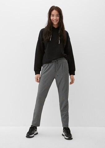 Coupe slim Pantalon à pince QS en gris