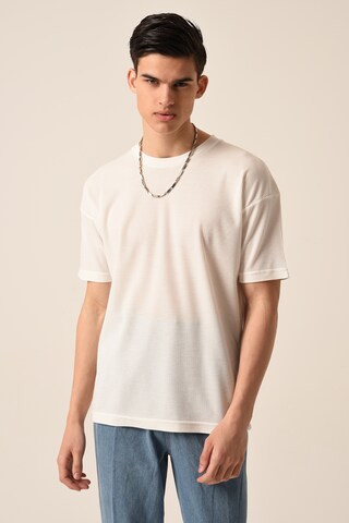 Antioch Shirt in White: front