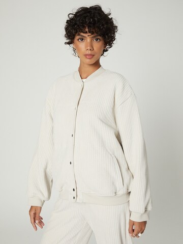 A LOT LESS Between-Season Jacket 'Birka' in White