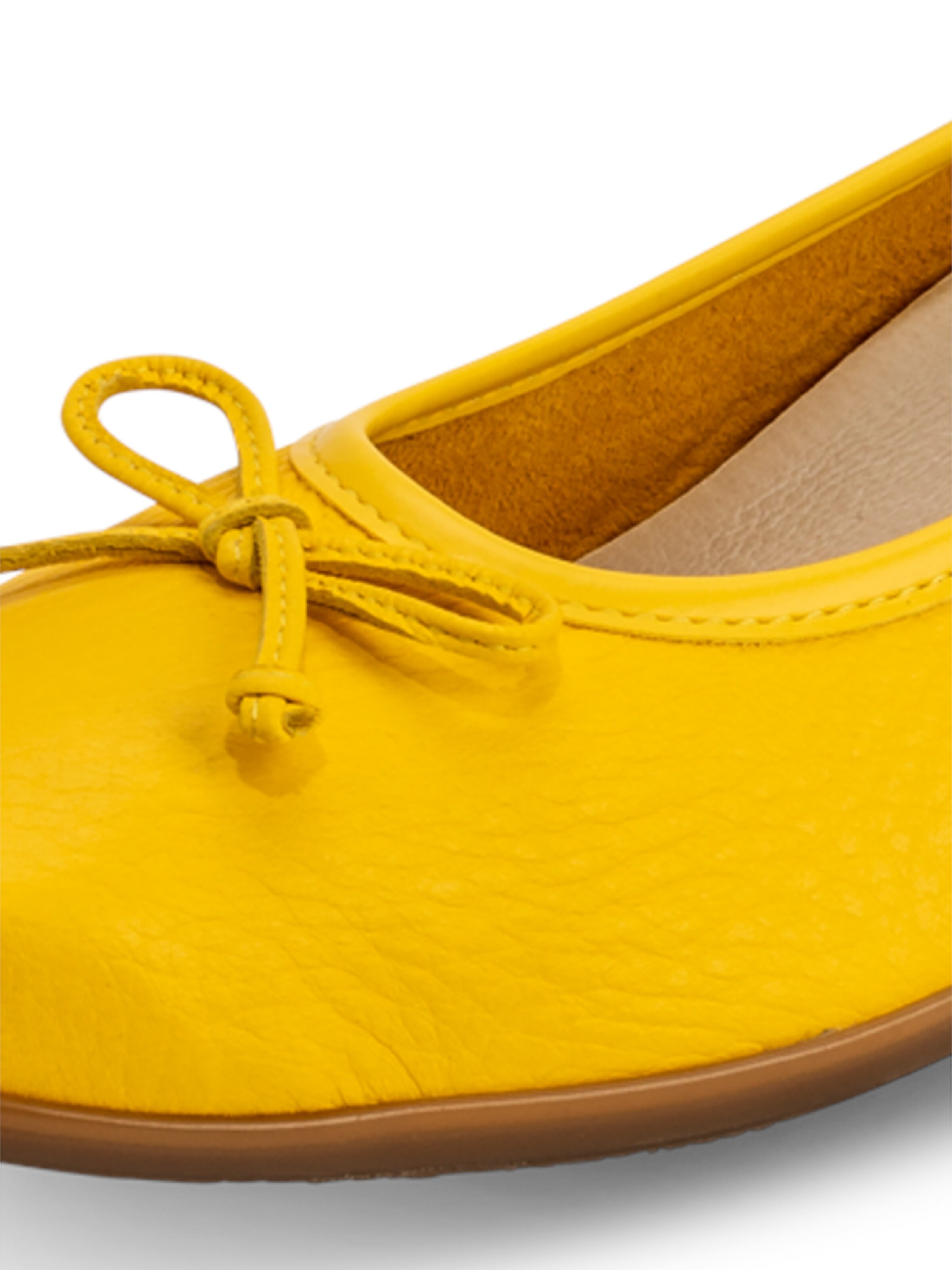 VITAFORM Ballet Flats in Yellow
