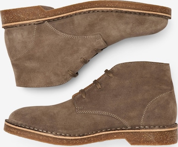 SELECTED HOMME - Botas chukka 'Riga' em castanho