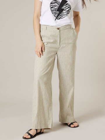 Loosefit Pantalon 'AZALIA' Deeluxe en vert : devant