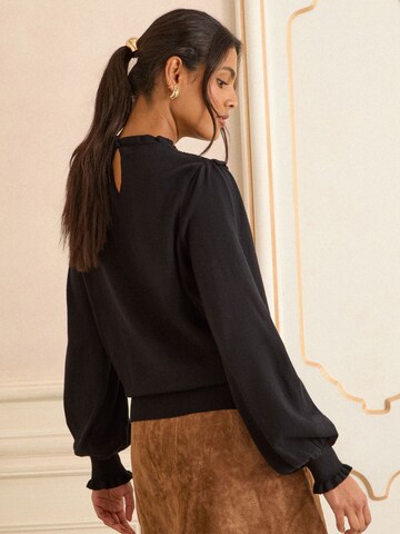 love & roses Neulepaita värissä musta