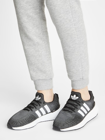 ADIDAS ORIGINALS Sneaker low 'Swift Run 22' i sort