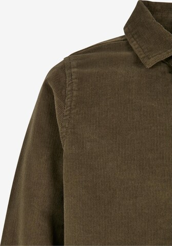 Urban Classics Regular fit Button Up Shirt in Green