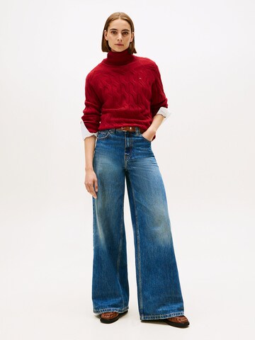 TOMMY HILFIGER Sweater in Red
