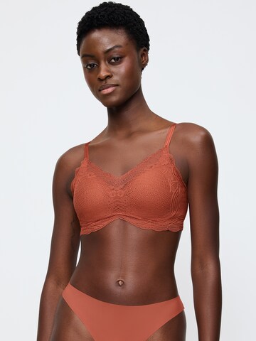 TRIUMPH T-shirt Bra ' Lift Smart P ' in Orange: front