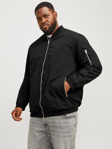 Veste mi-saison 'Rush' Jack & Jones Plus en noir : devant